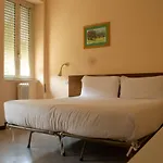 Bed & Breakfast Riari Garden 5*