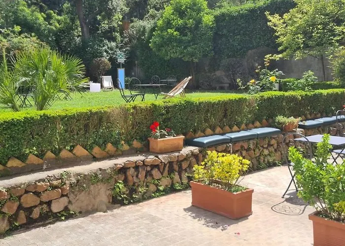 Riari Garden Frühstückspension 5*