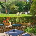 Riari Garden
