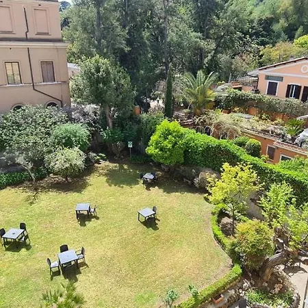 Riari Garden Rom