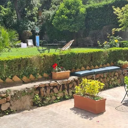 Riari Garden Frühstückspension 5*