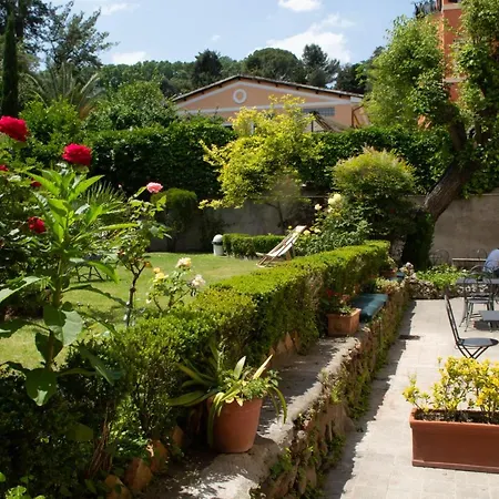 Riari Garden Frühstückspension Rom